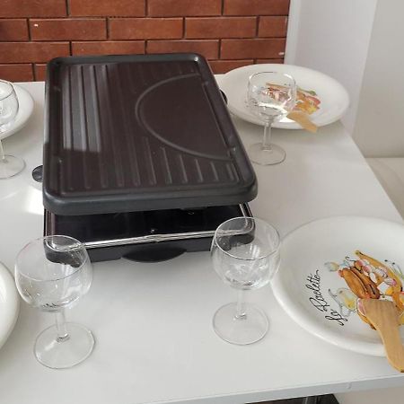 Belle Appartement Ensoleille 滨海布洛涅 外观 照片